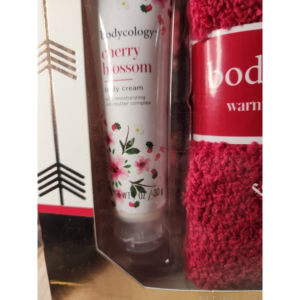 New BODYCOLOGY 3 Piece Set ~ Cherry Blossom Body Cream & Fragrance + Socks - Picture 2 of 6